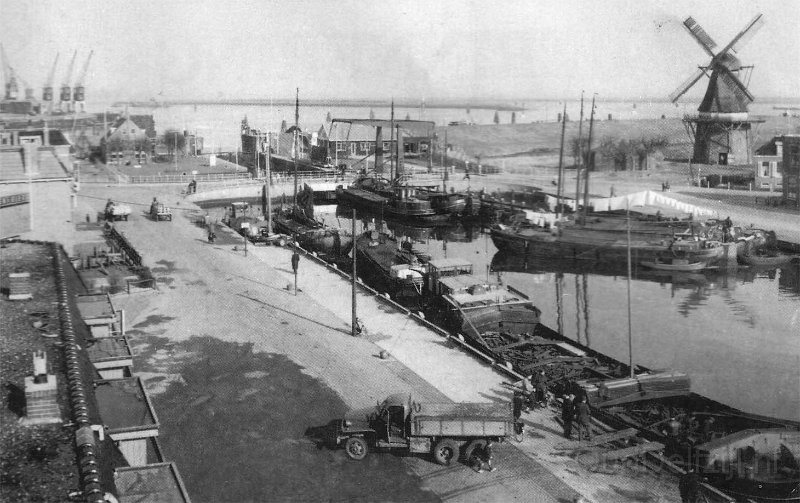 Eemskanaal NZ.jpg